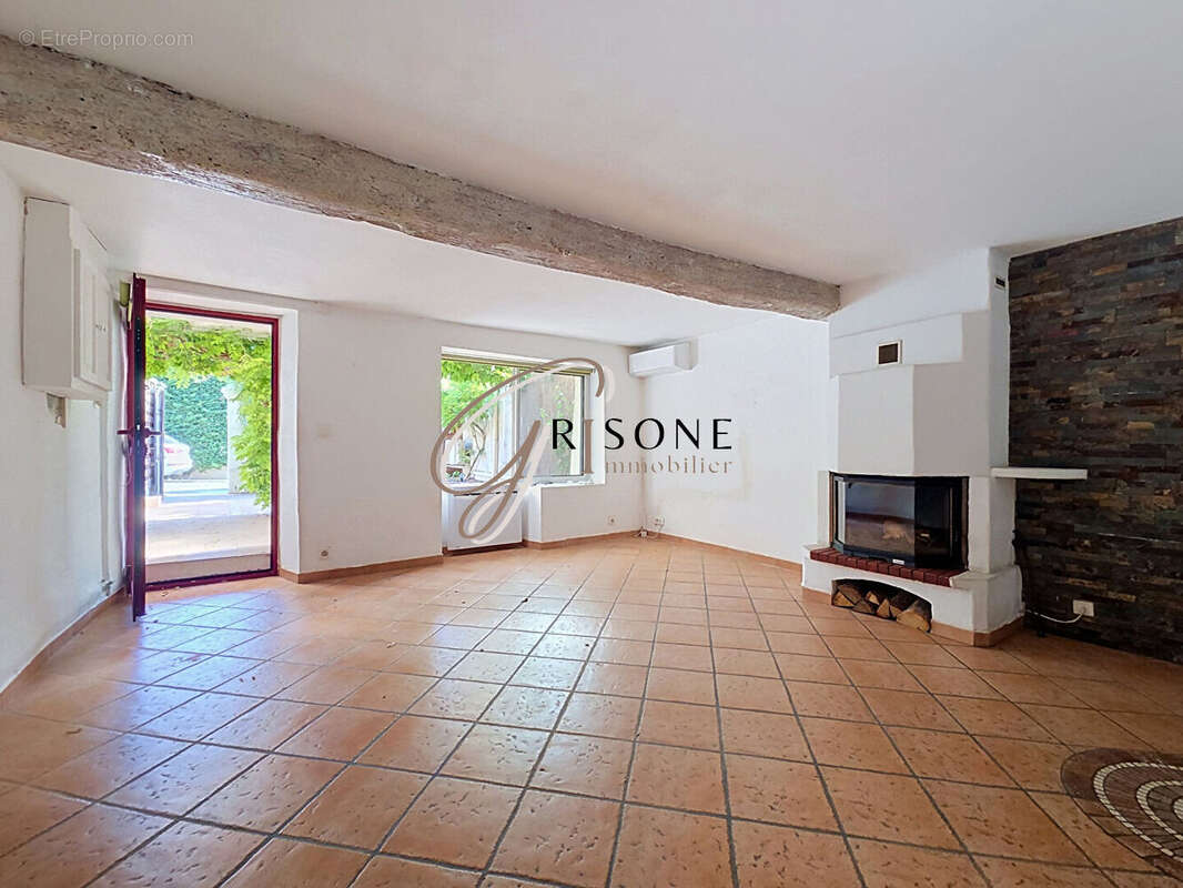 Maison de village authentique de 150 m² à Six-Fours-les-Plages - photo 3