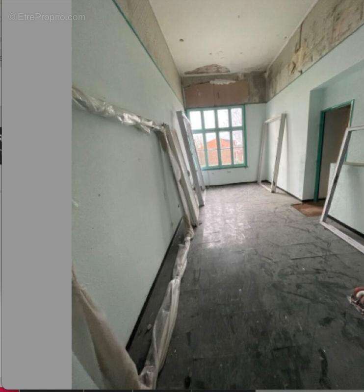 Ensemble  immobilier exceptionnel  pour investisseurs  ou bailleurs sociaux .Terrain  7159m2 Surface hab:1883m2 - photo 8