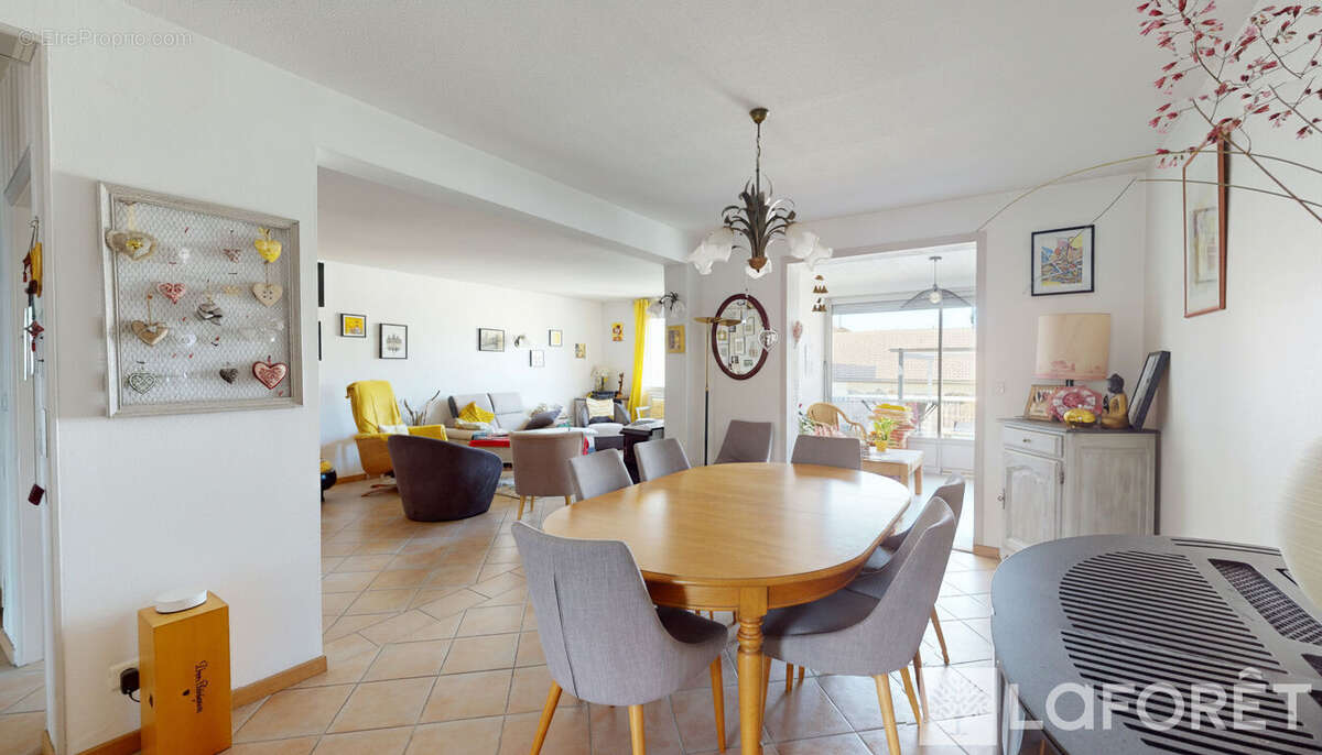 A vendre, Maison, Reims , 4 chambres, bureau, jardin, sous-sol, stationnements - photo 2