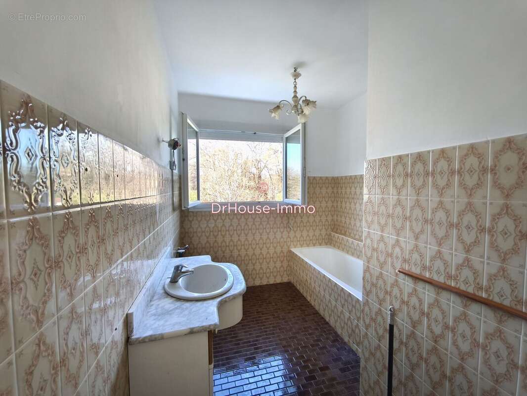 Maison à COULOUNIEIX-CHAMIERS