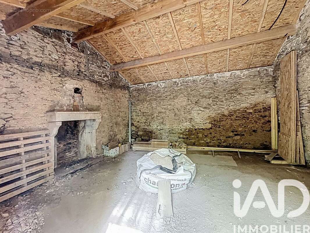 Photo 6 - Maison à LA CHAPELLE-THIREUIL