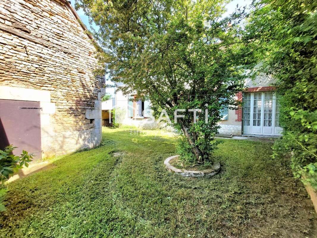 Photo 2 - Maison à COUSSEGREY