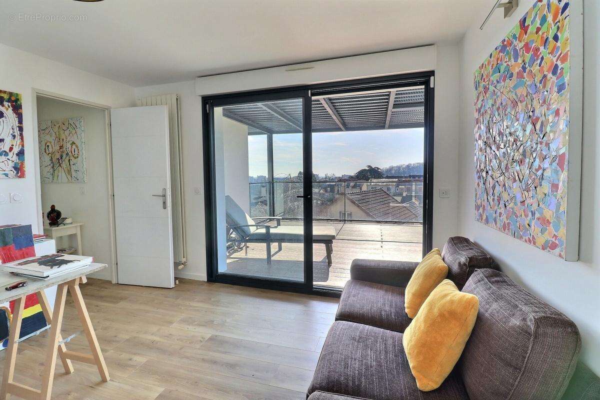 Maison à LE PLESSIS-ROBINSON