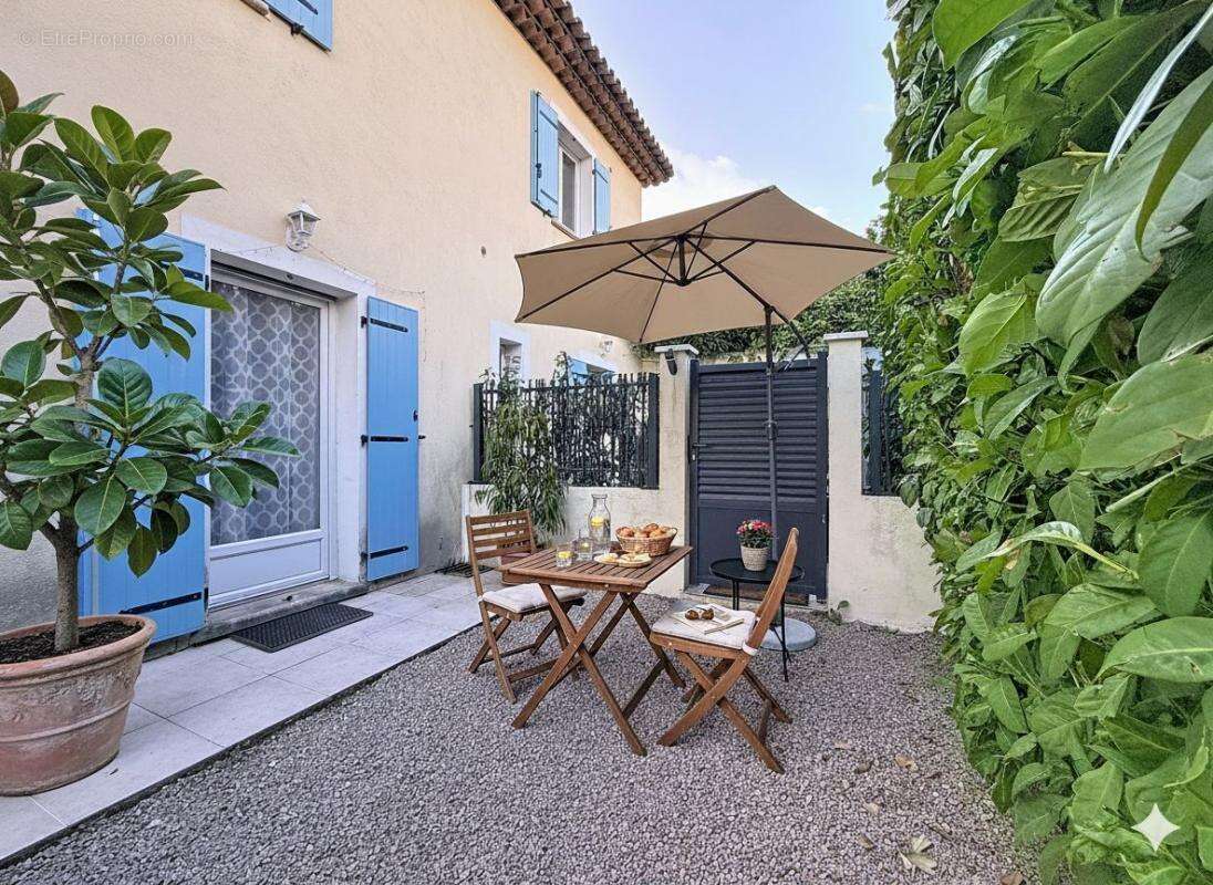 Appartement à MOUGINS