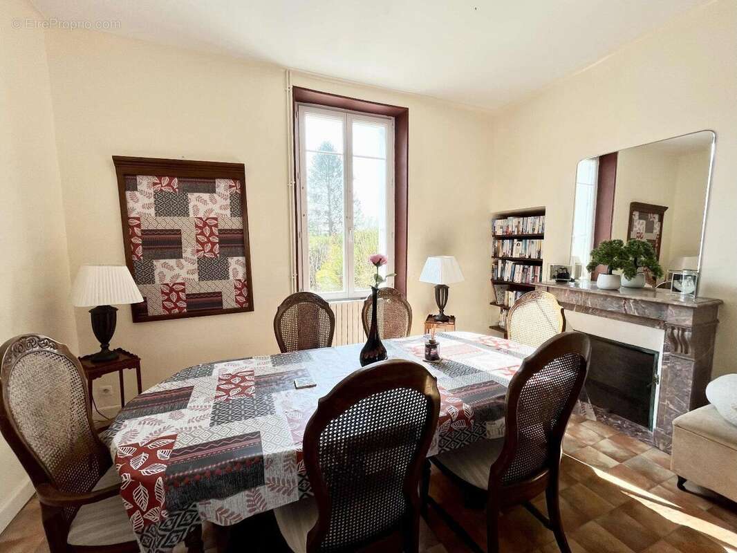 Maison à PRESSAC