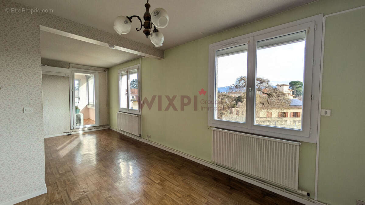 Appartement à BOURG-DE-PEAGE