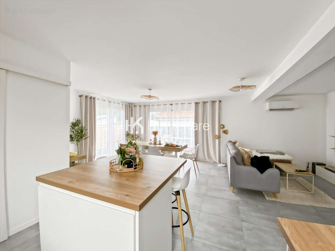 Maison à VILLENAVE-D&#039;ORNON