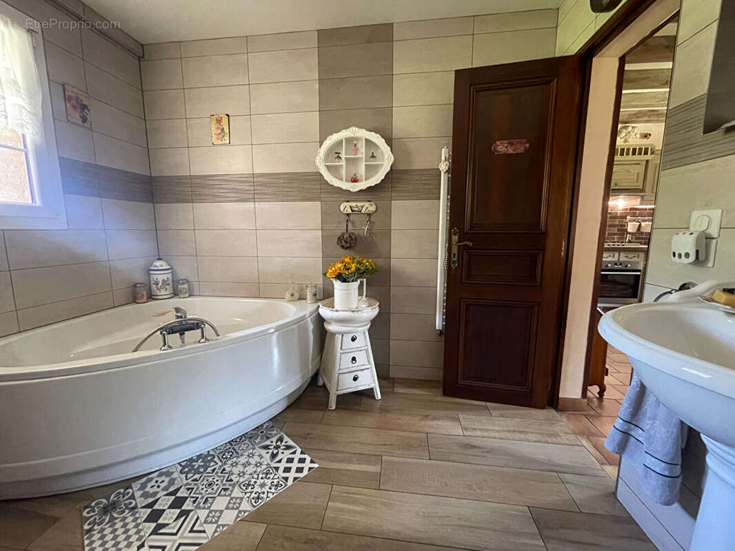 Maison à LE GUE-DE-LONGROI