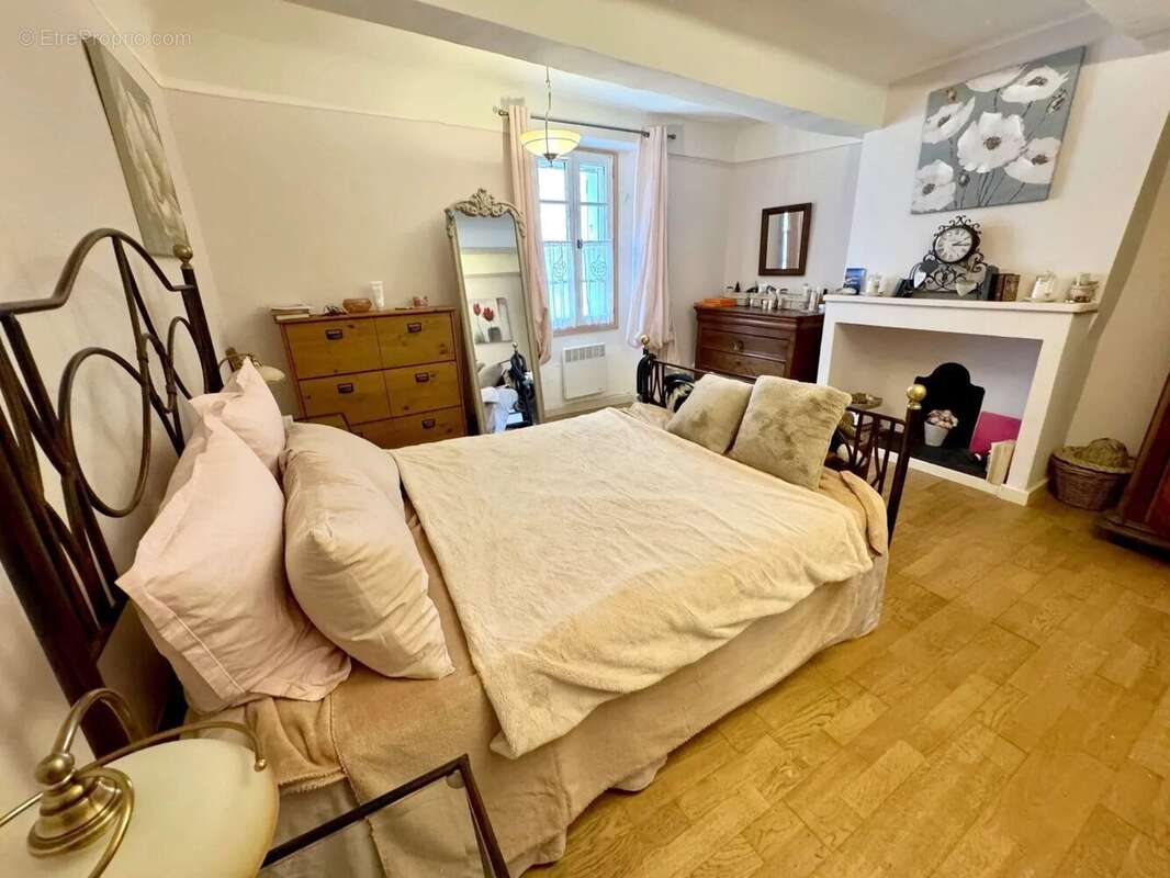 Maison à LA GARDE-FREINET