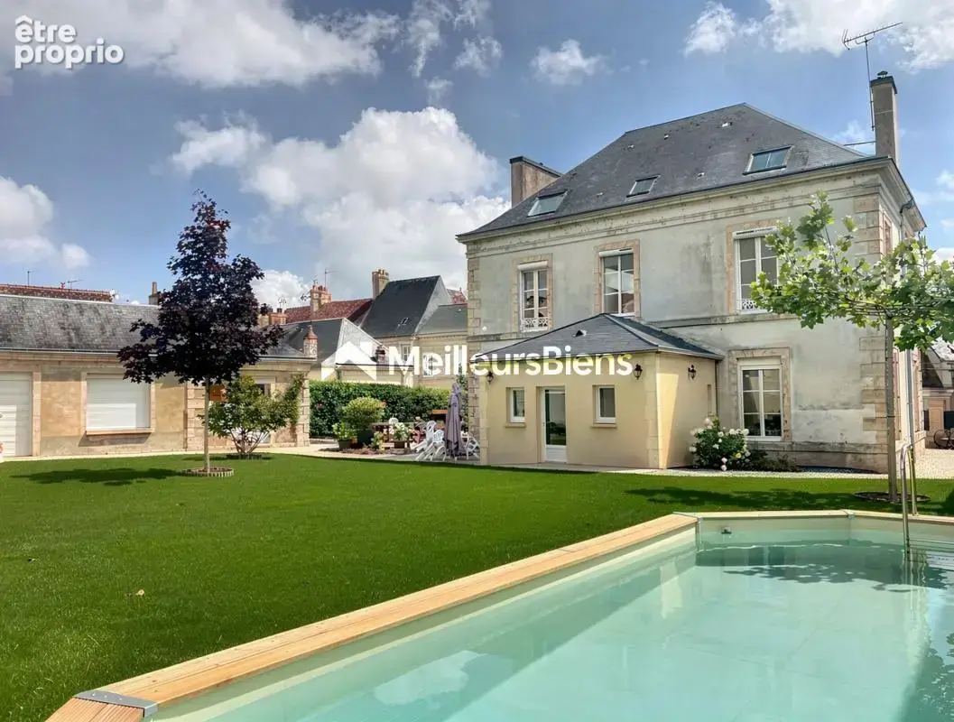Maison de Maître rénovée de 220M² et annexe de 40M² en centre ville de Mamers - photo 3