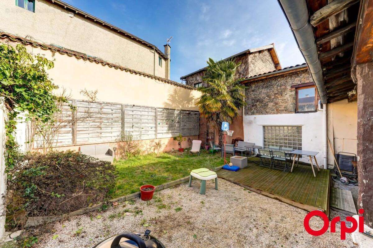 Maison à GREZIEU-LA-VARENNE