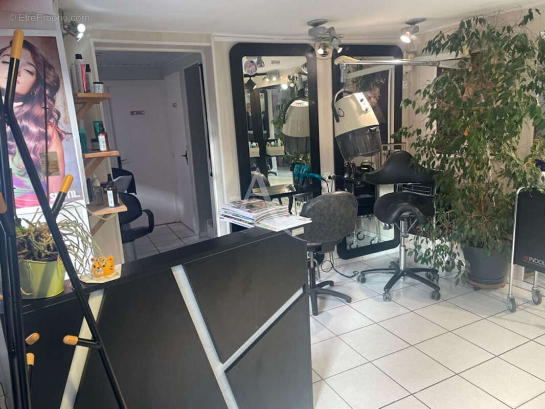 Commerce à PIERREFITTE-SUR-SAULDRE