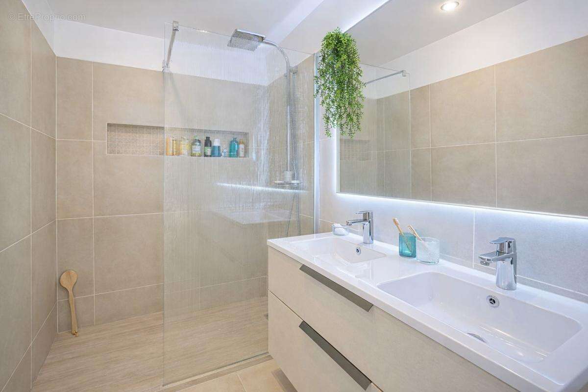 Appartement à LE CANNET