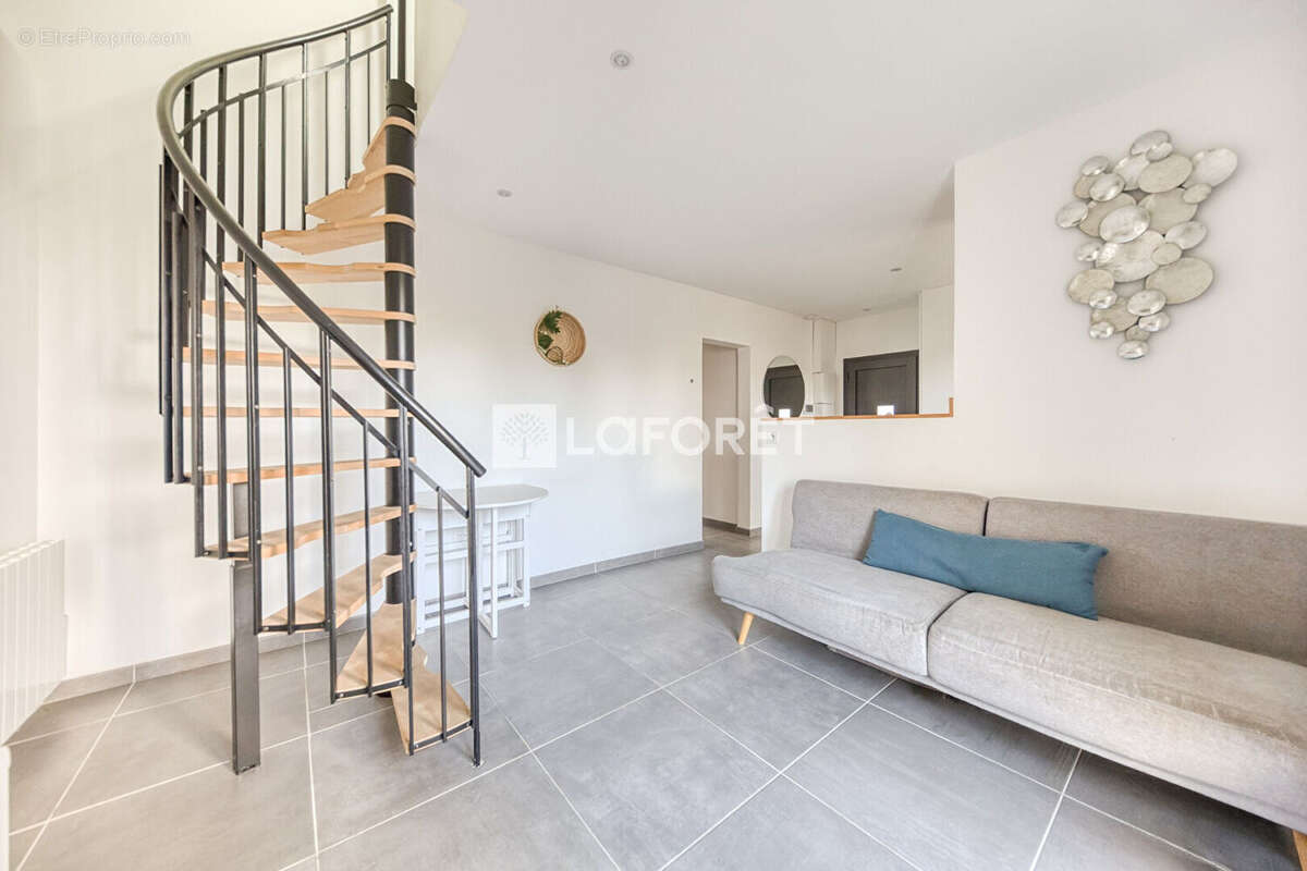 Maison Contemporaine de 204m² dans le secteur du Bouquet à Pontault-Combault - photo 16