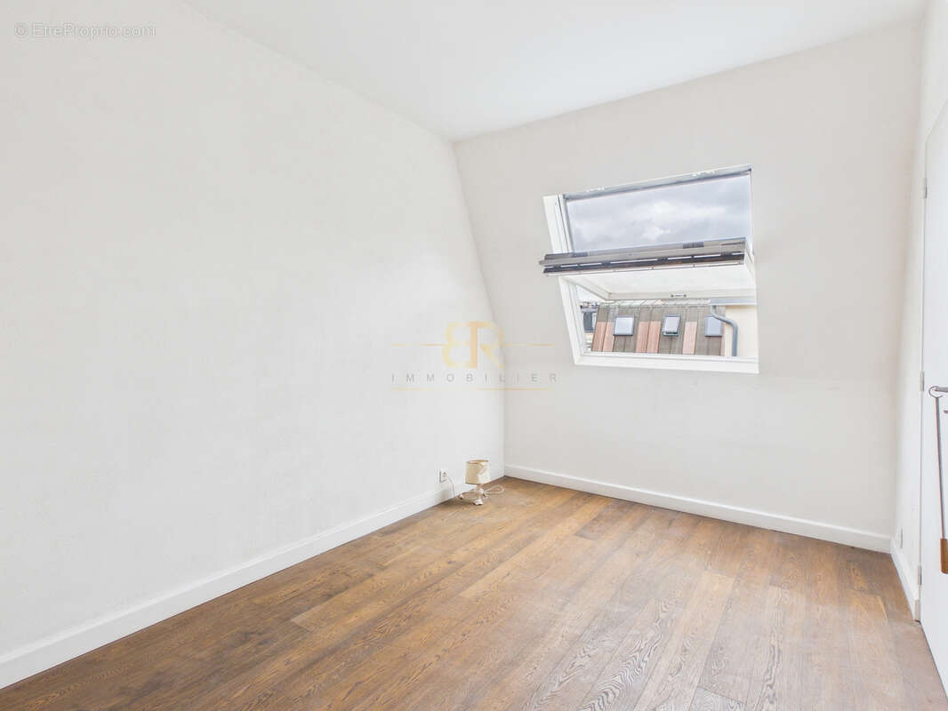 Appartement à PARIS-8E