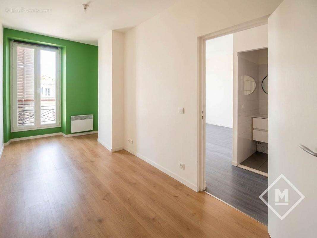 Appartement à MARSEILLE-1E