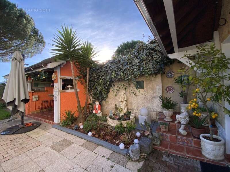 Maison à LAMARQUE-PONTACQ