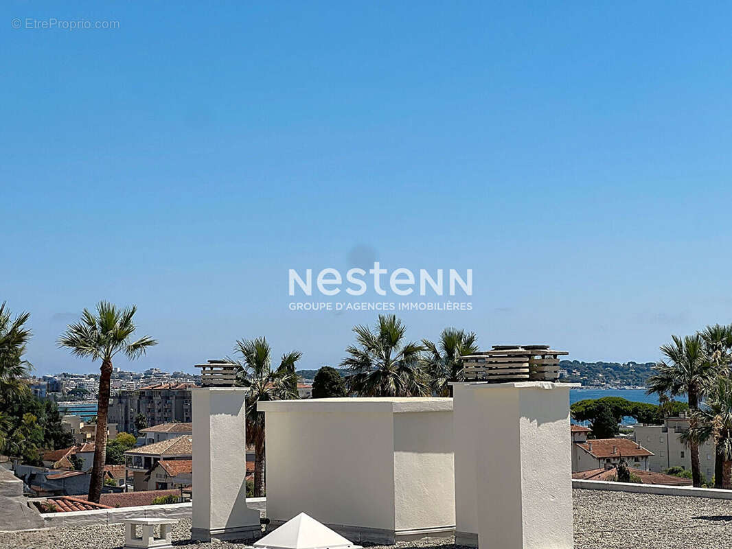 Golfe Juan - Studio - 27m² - Vue mer - Dernier étage - Centre ville - Terrasse - Sud - Cave - photo 4