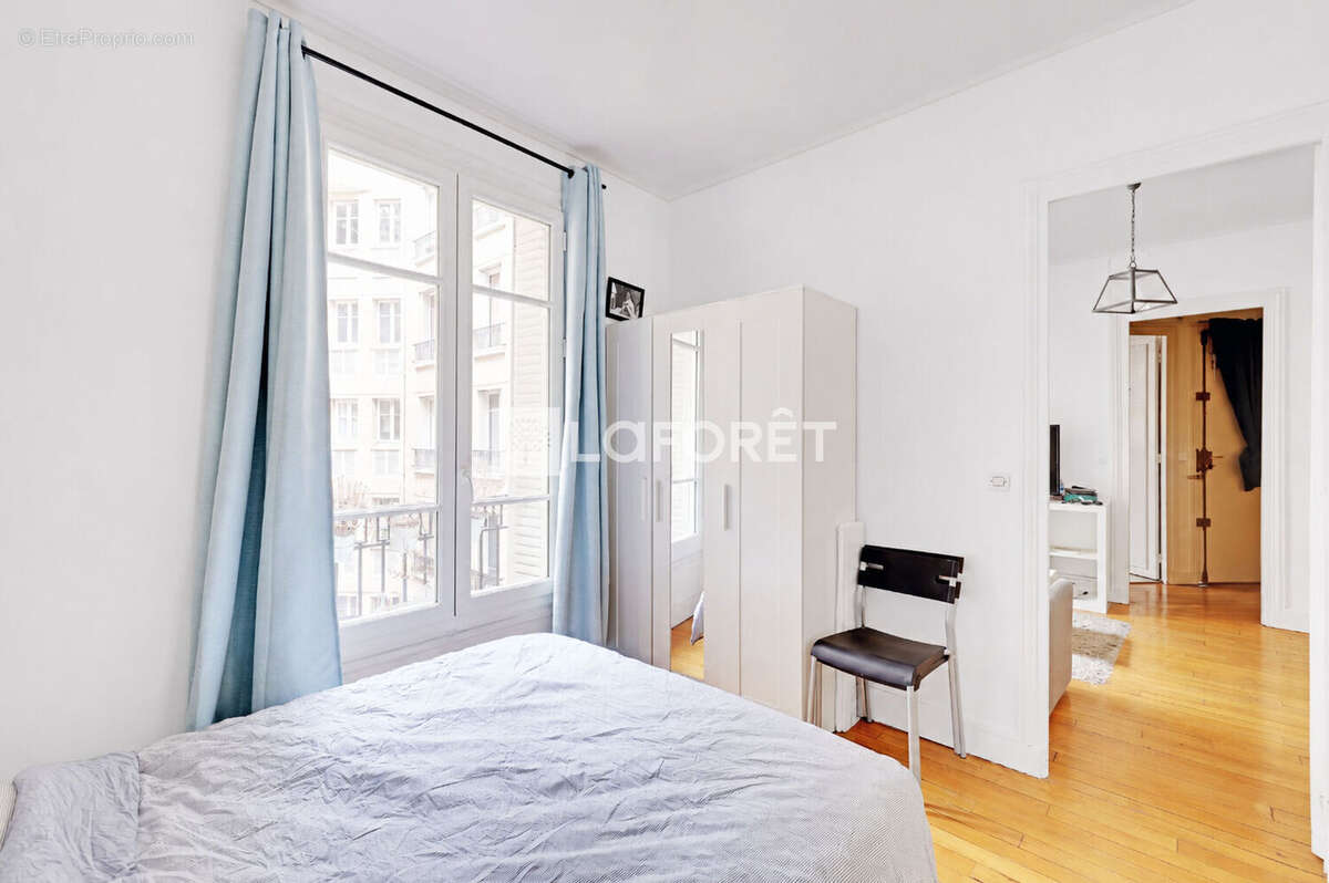 Appartement à PARIS-14E