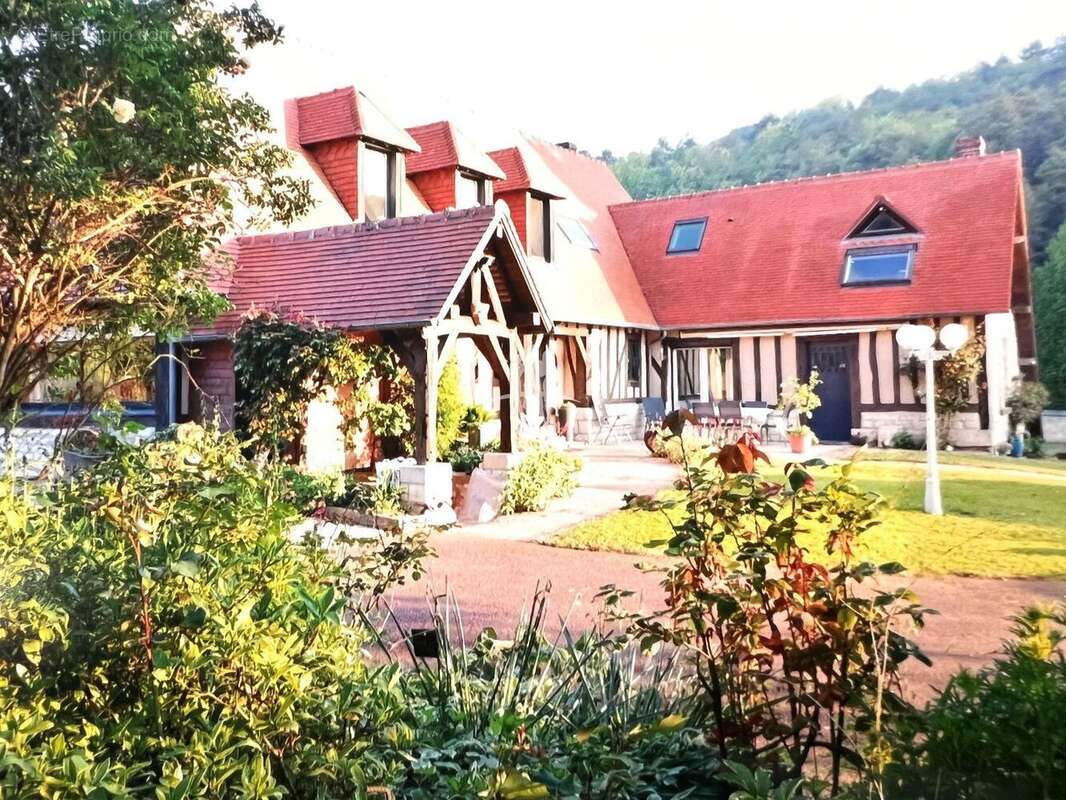 Maison à VIRONVAY