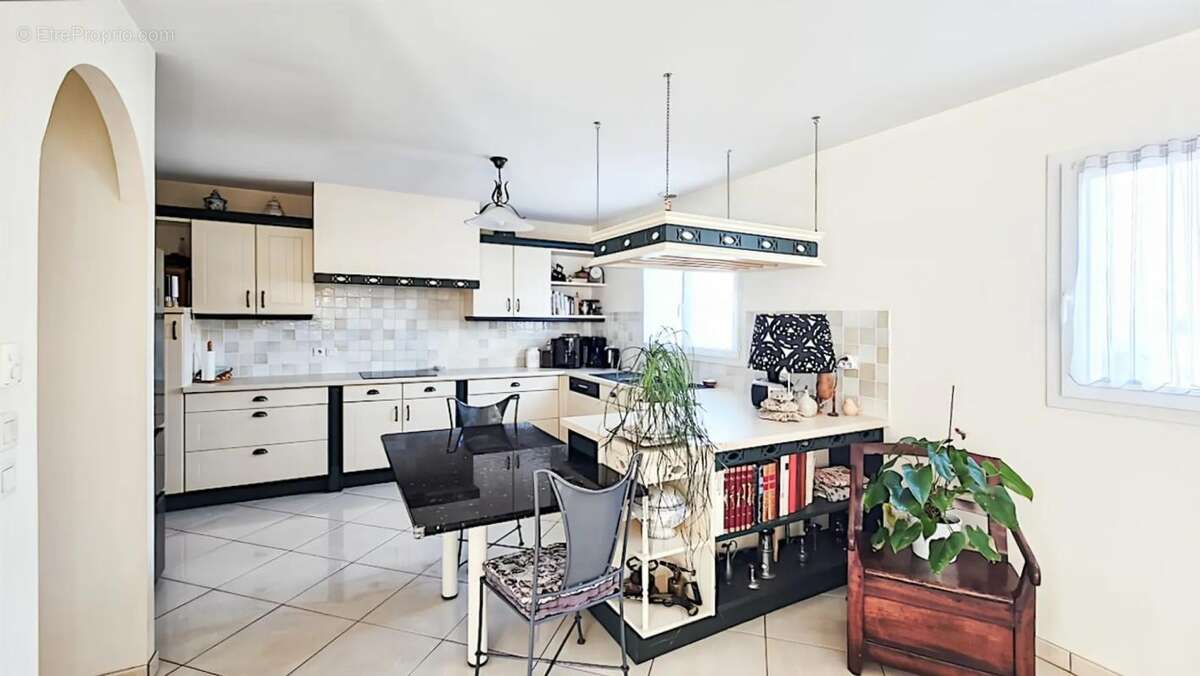 Maison à TALMONT-SAINT-HILAIRE