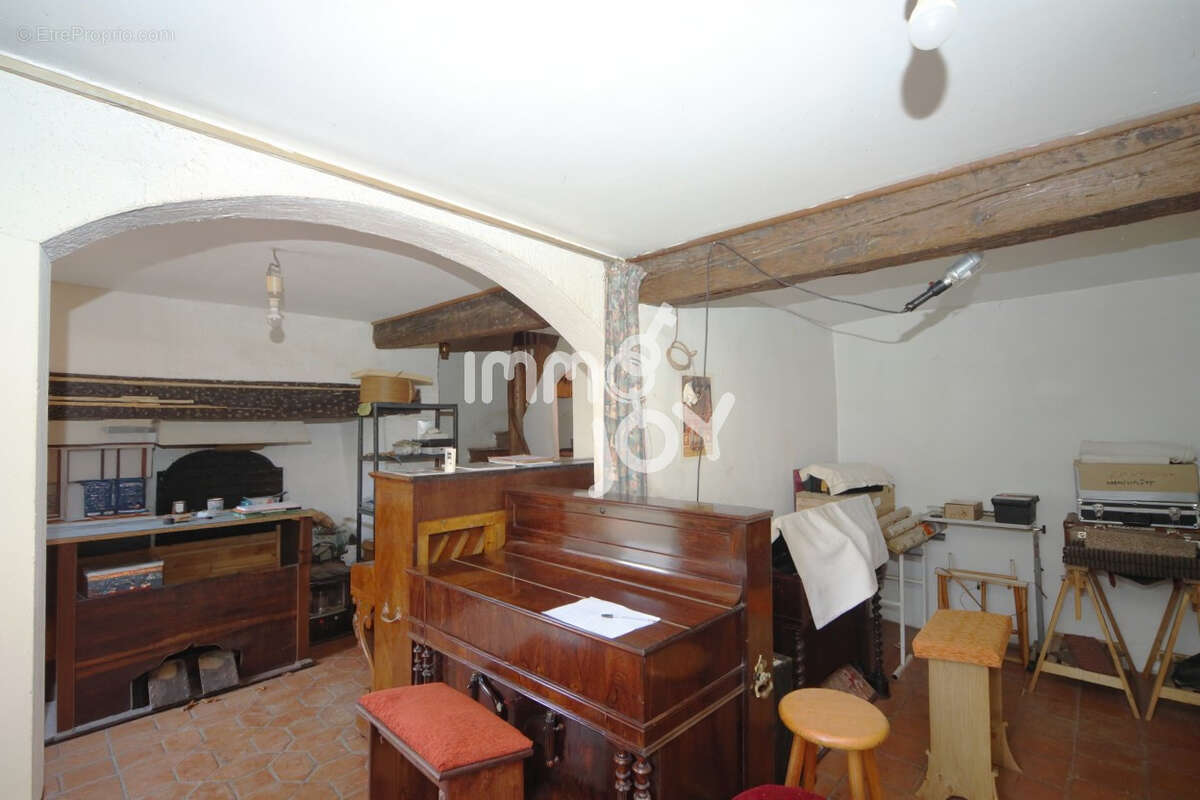 Miremont, ensemble de 2 maisons, l'une de 51 m2 avec jardin et garage, l'autre de 76 m2 à restaurer - photo 13