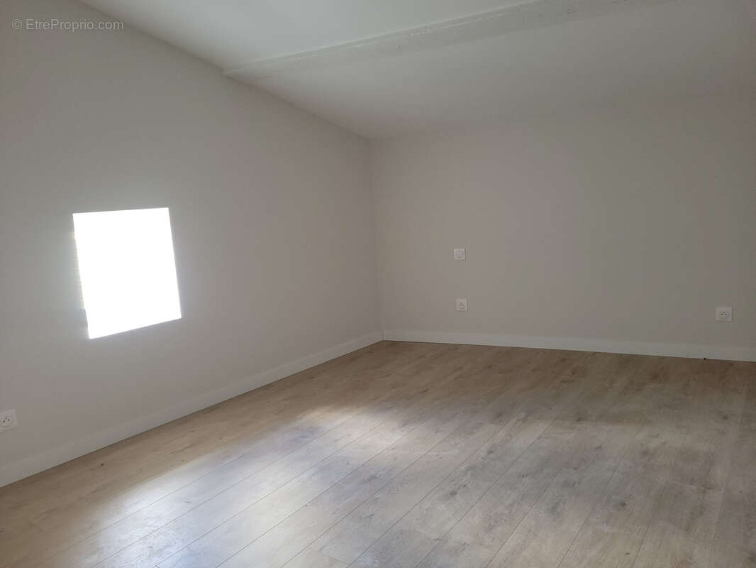 Appartement à CHAUSSAN