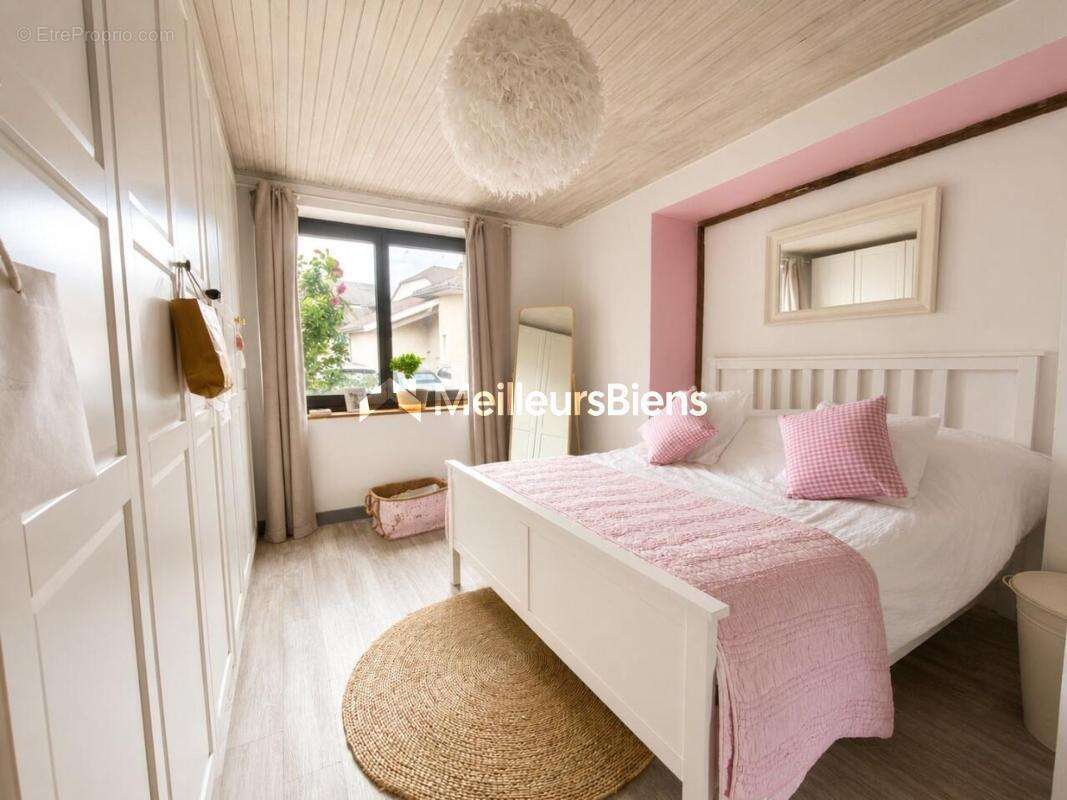 Appartement à SAINT-GENIS-POUILLY
