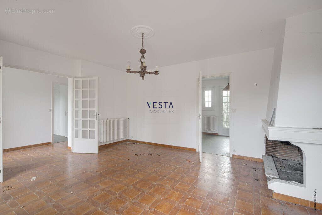 Appart gauche séjour - Maison à CORNEBARRIEU