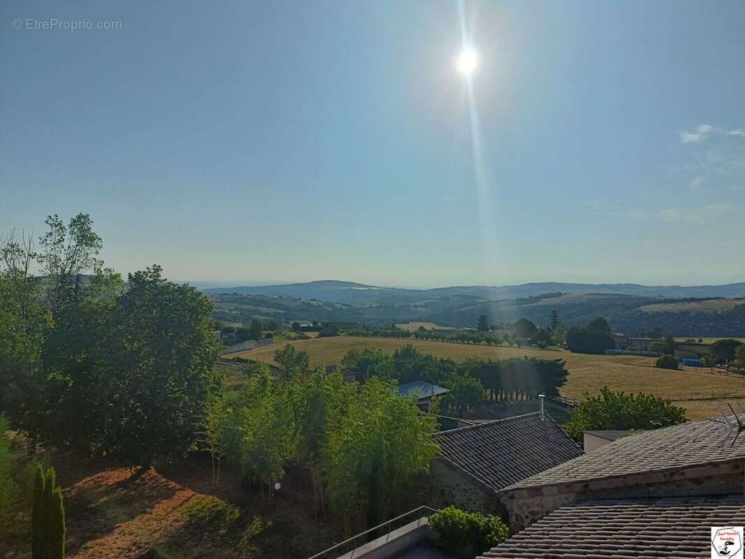Maison 58 m² à Colombier-Le-Jeune  - photo 2