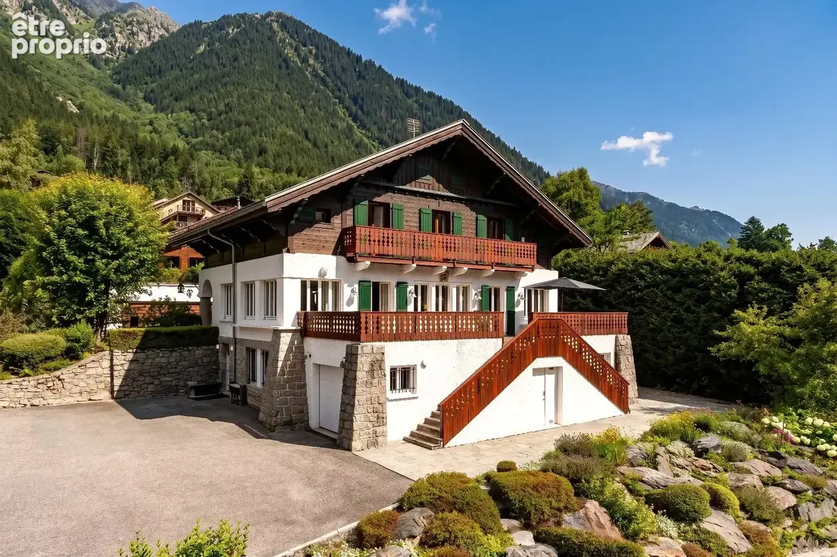 CHAMONIX - Un magnifique chalet avec un grand jardin aux Moussoux - photo 2
