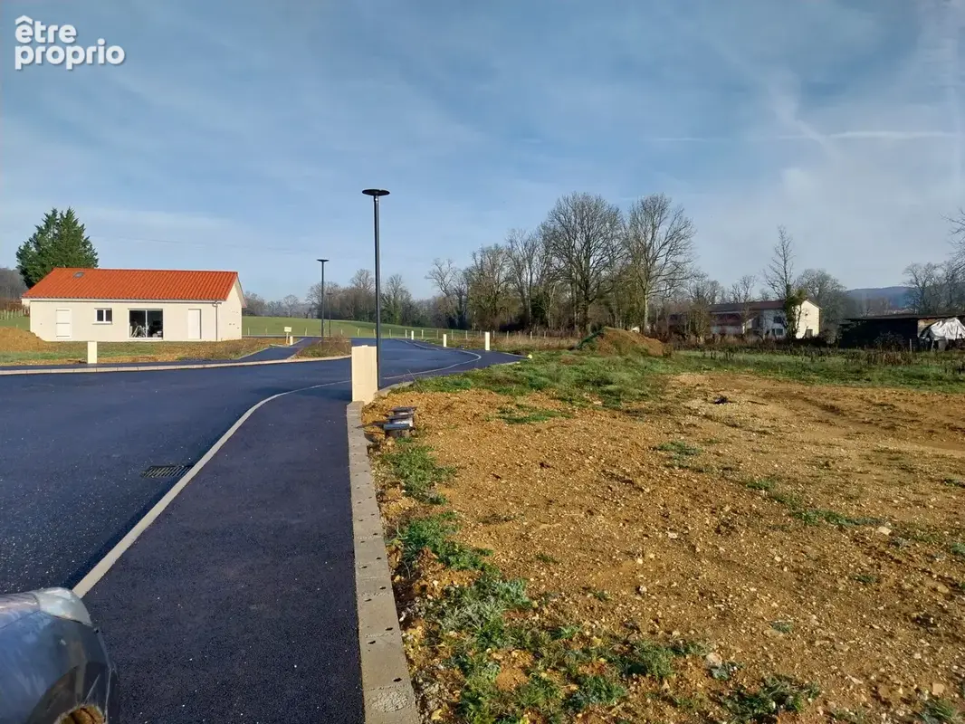 A vendre à Villereversure Terrain constructible et viabilisé 582 m2 - photo 7