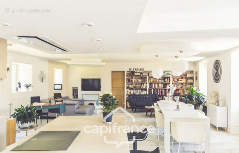Commerce à MEAULNE