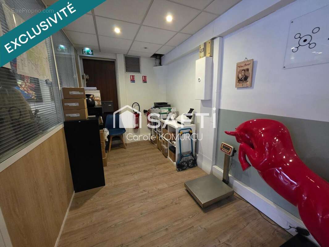 Photo 2 - Commerce à LA CELLE-SAINT-CLOUD