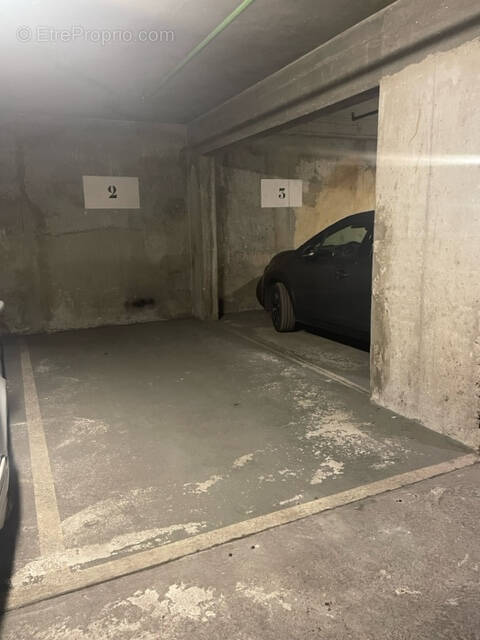Parking à PARIS-14E