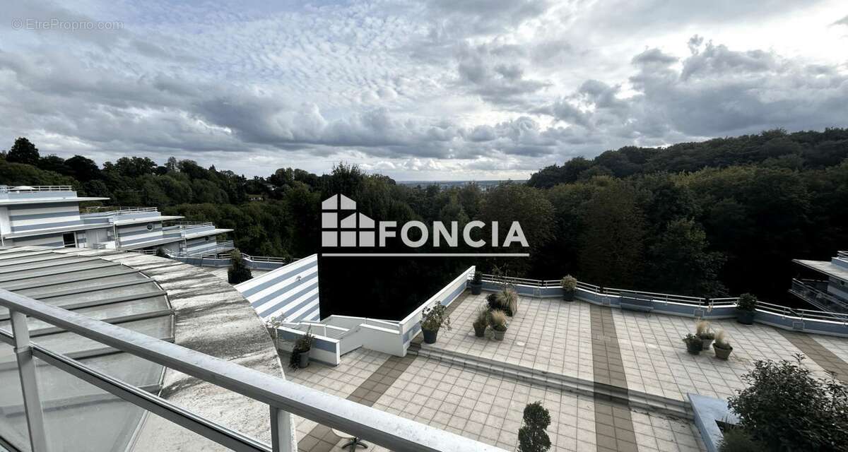 Appartement à MONT-SAINT-AIGNAN