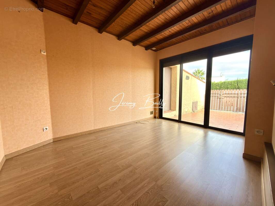 Maison à SAINT-ESTEVE