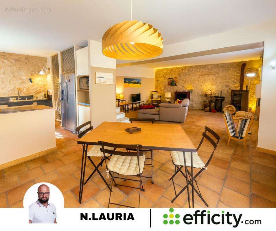 Maison à LA ROQUE-D'ANTHERON