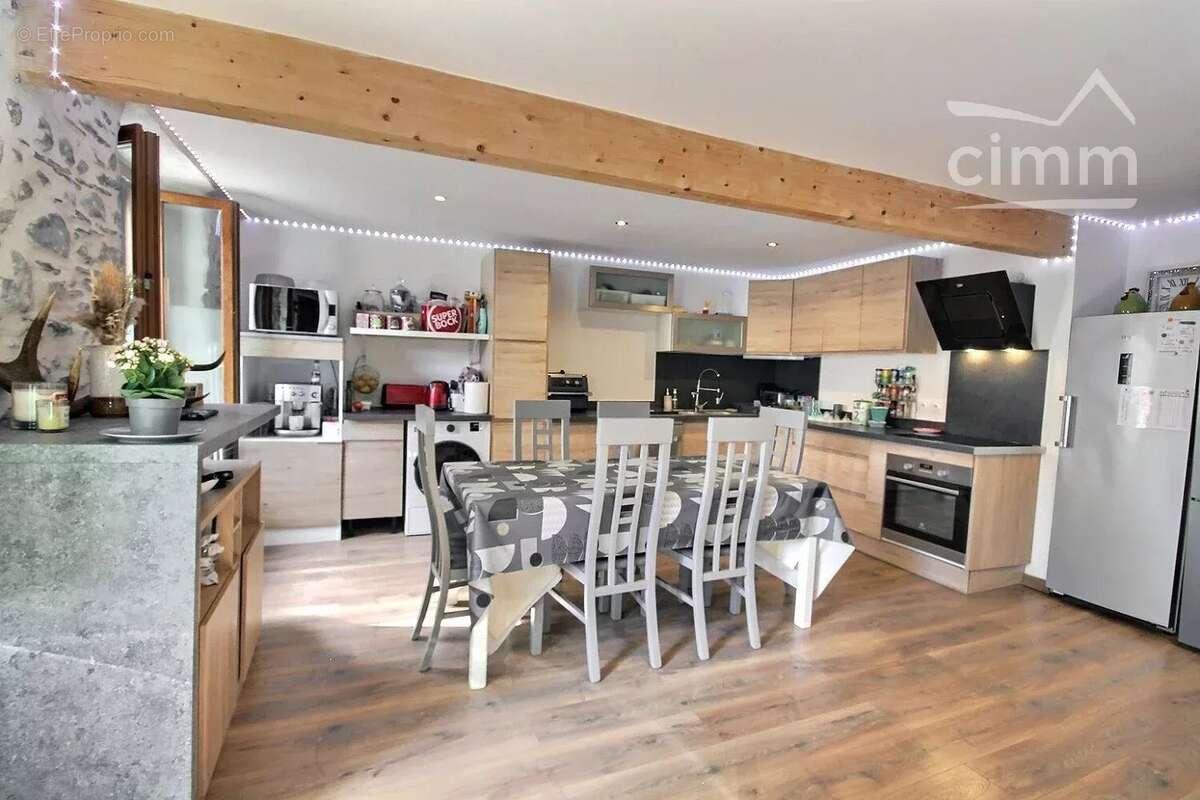 A vendre t4 duplex la rochette 73110 - photo 3