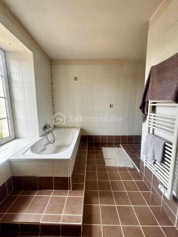  Charentaise de charme avec piscine et prestations haut de gamme – 217 m²  - photo 12
