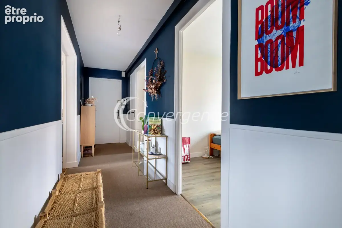 Appartement T5 avec double garage, balcon, ascenseur et cave - hypercentre - photo 2