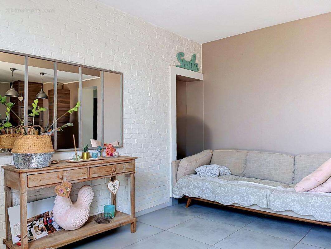 Appartement à PERNES-LES-FONTAINES