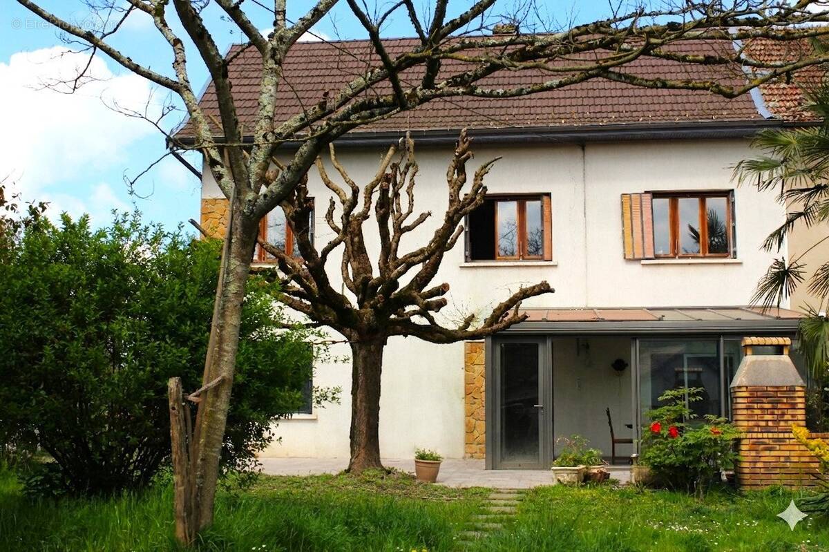Maison à LES AVENIERES