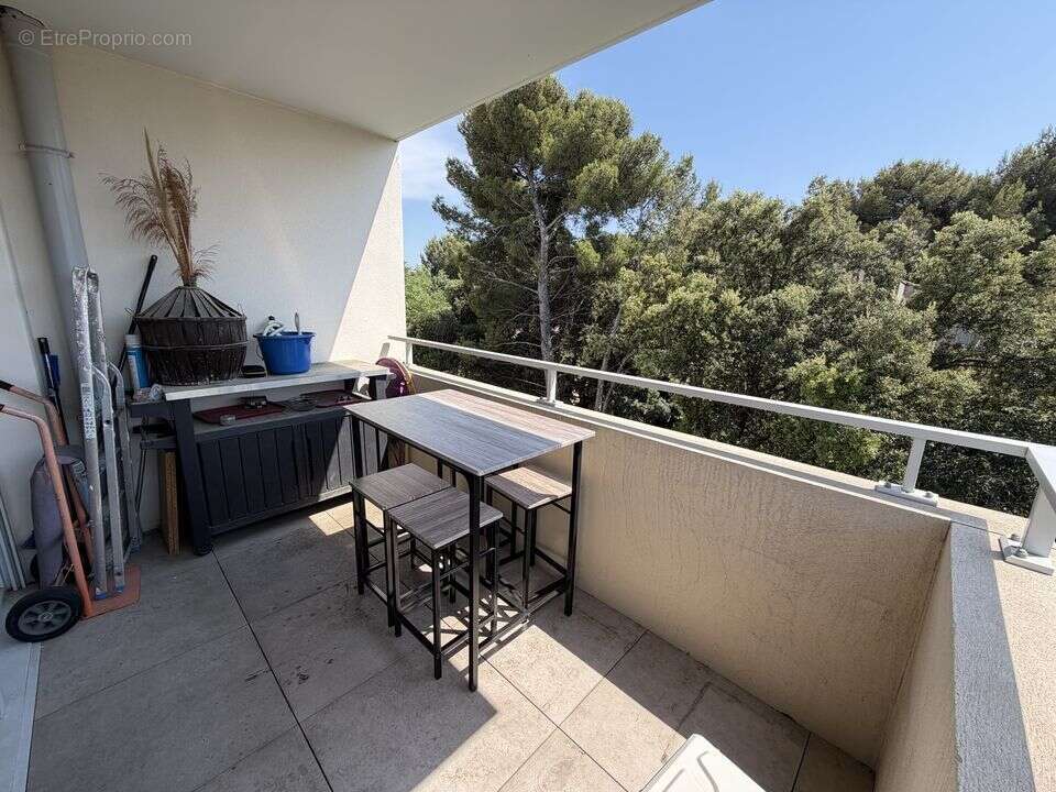 APPARTEMENT T4 a vendre - 79m² - dernier étage - 2 places de - Appartement à MARSEILLE-13E