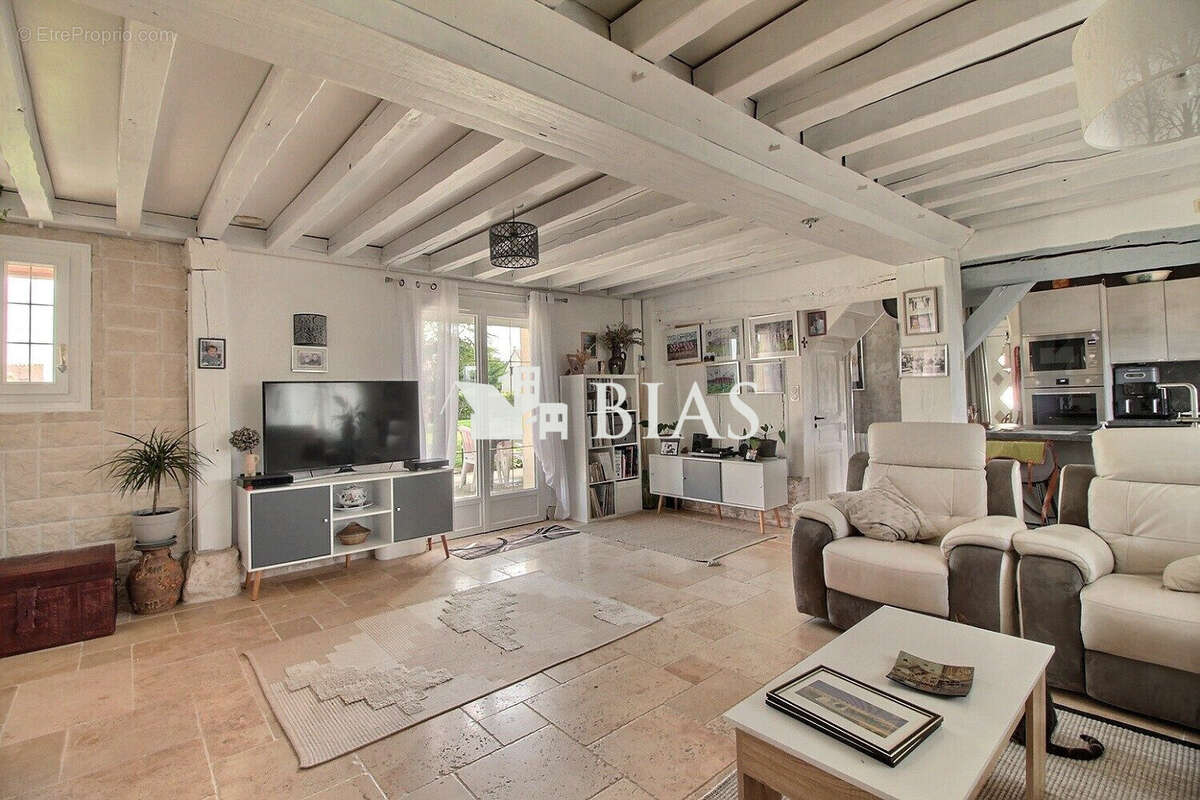 Maison à TOURVILLE-LA-CAMPAGNE