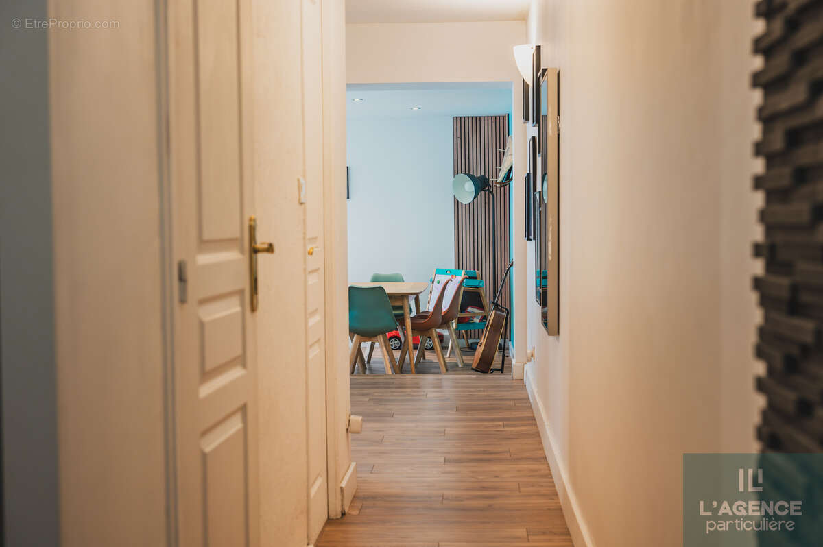Appartement T4 - 120 m2 - RDC avec terrasse - La Roseraie - - photo 16