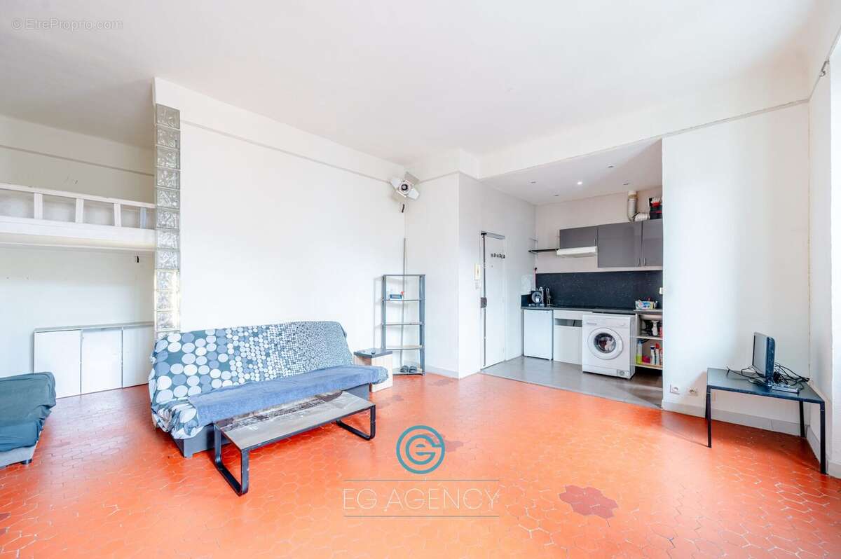 Appartement à MARSEILLE-4E