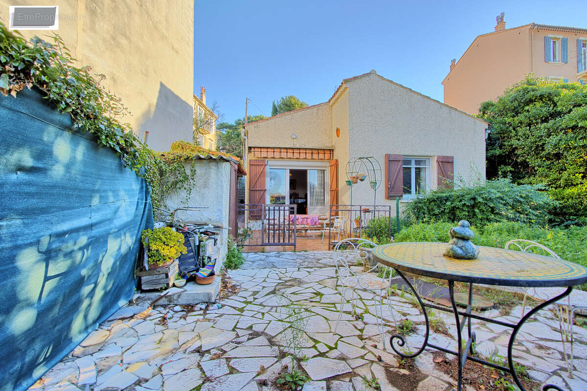 À vendre : Maison T3 de 67 m2 à rénover   Toulon Ouest - photo 11