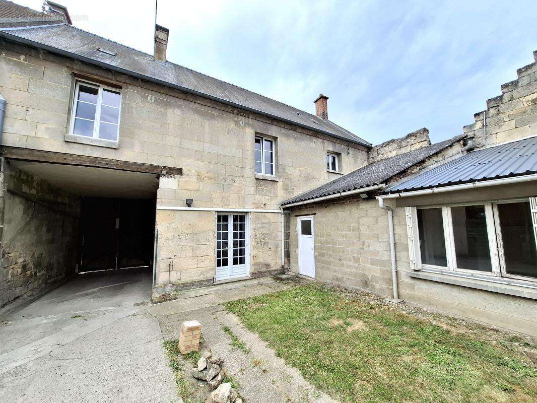 Appartement à CUISE-LA-MOTTE