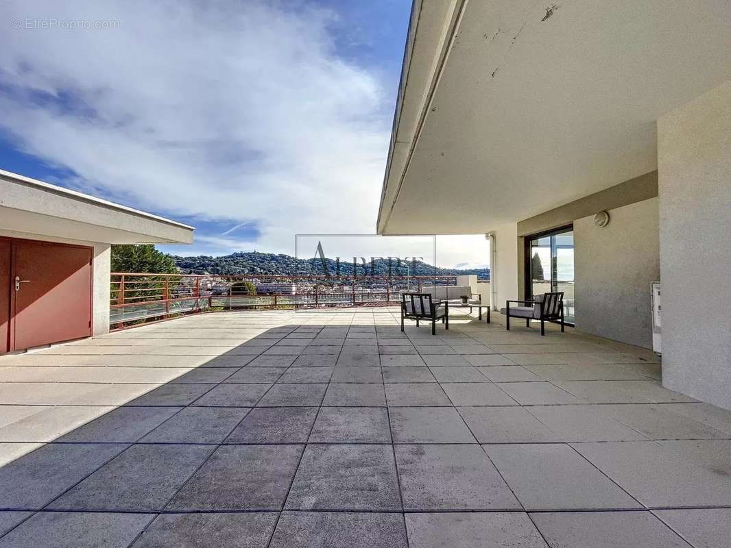 Appartement à LE CANNET